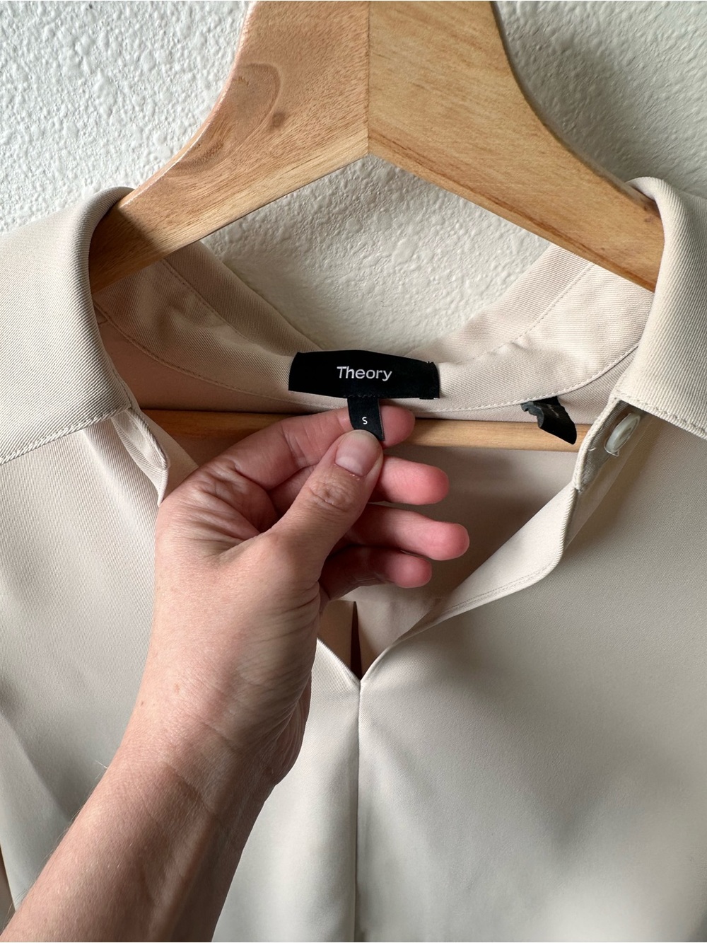 Theory Women’s Cream Button-Front top